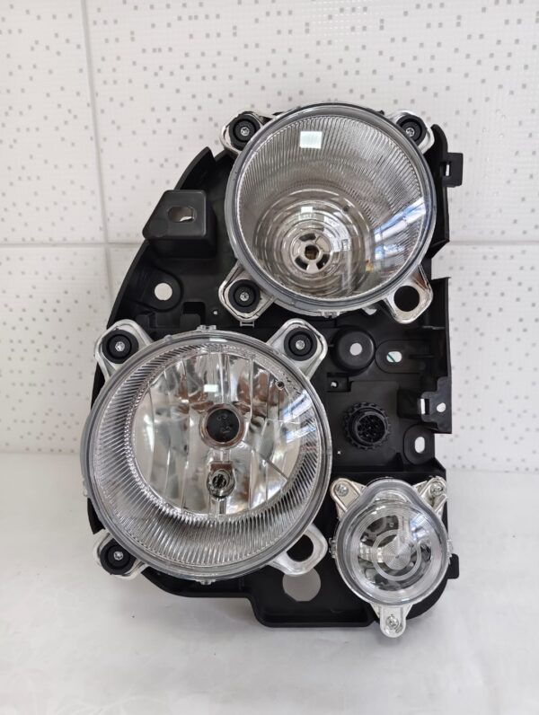 Farol dianteiro LE B10-002